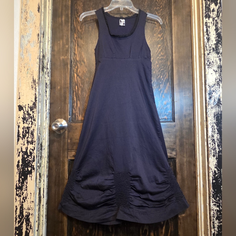Adorable & Unique Navy Sleeveless Midi Dress w/ Intricate Ruched Bottom By Filly
